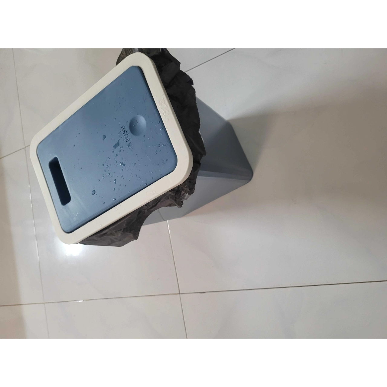 Đẹp, tiện lợi. Định mua thêm 2 cái cho 2 đứa con để ở phòng.

