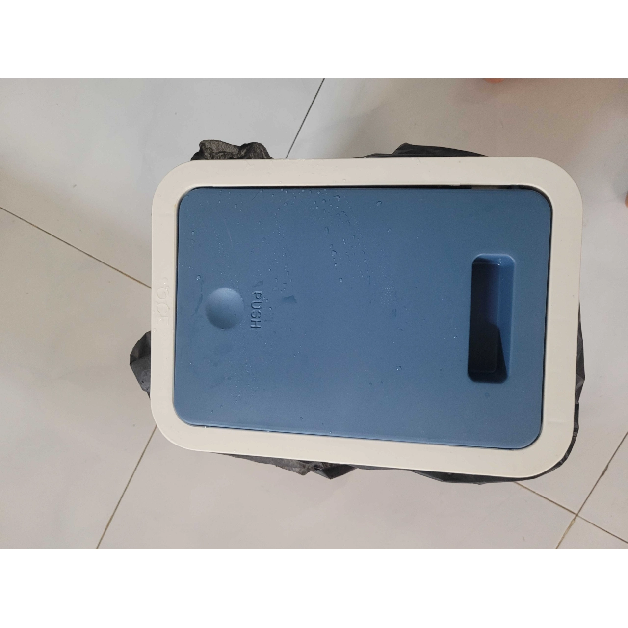 Đẹp, tiện lợi. Định mua thêm 2 cái cho 2 đứa con để ở phòng.

